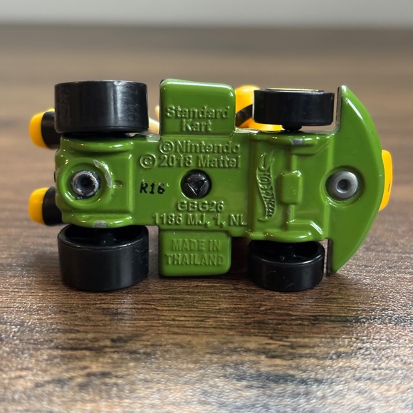 Nintendo HOT WHEELS 2018 Mario Bros Kart BOWSER Diecast Standard Kart Cart Car - Picture 7 of 8